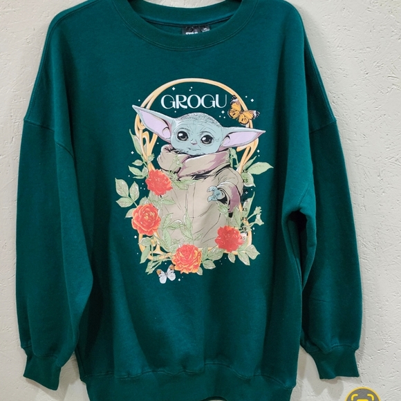 Star War Oversized Crewneck Baby Yoda, Tag Small But Oversized New - Picture 1 of 2